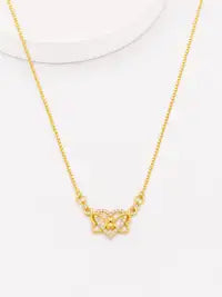 Stylish Leaf Design Necklace Trendy Gift For Women Girls Elegant Premium Finish Pendant Daily