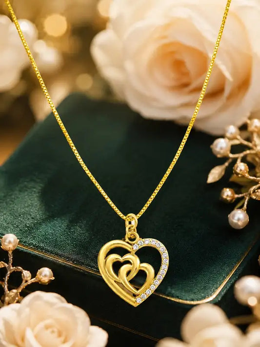 Nature Inspired Leaf Pendant Necklace Elegant Everyday Jewelry Premium Finish Design Stylish Daily Wear